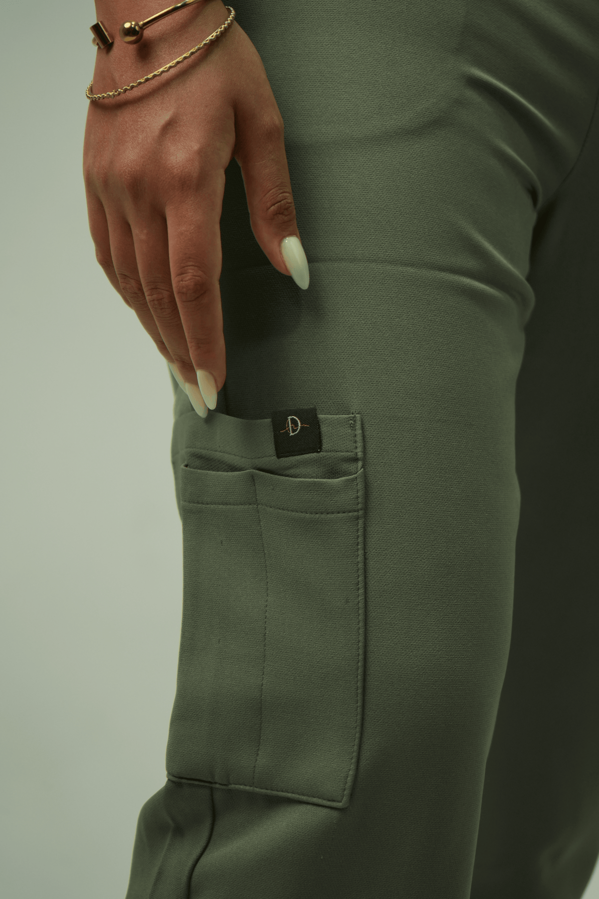 Defyn-C | Women's Olive Green Medical Scrub Full Set